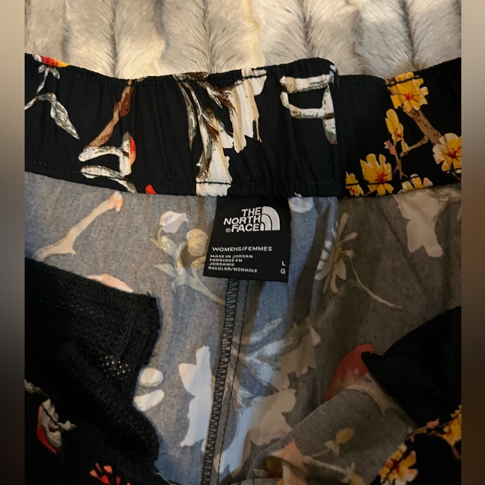 The North Face Women's Class V Shorts Size Large - Picture 12 of 13